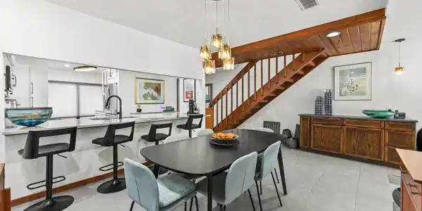 Image 4: 08 Dining area 02