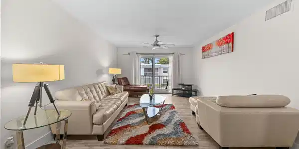 Image 4: 06 Living room 02