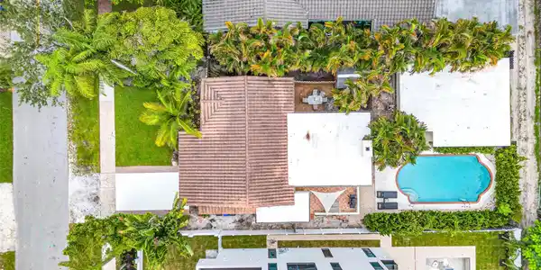 507 NE 10th Ave