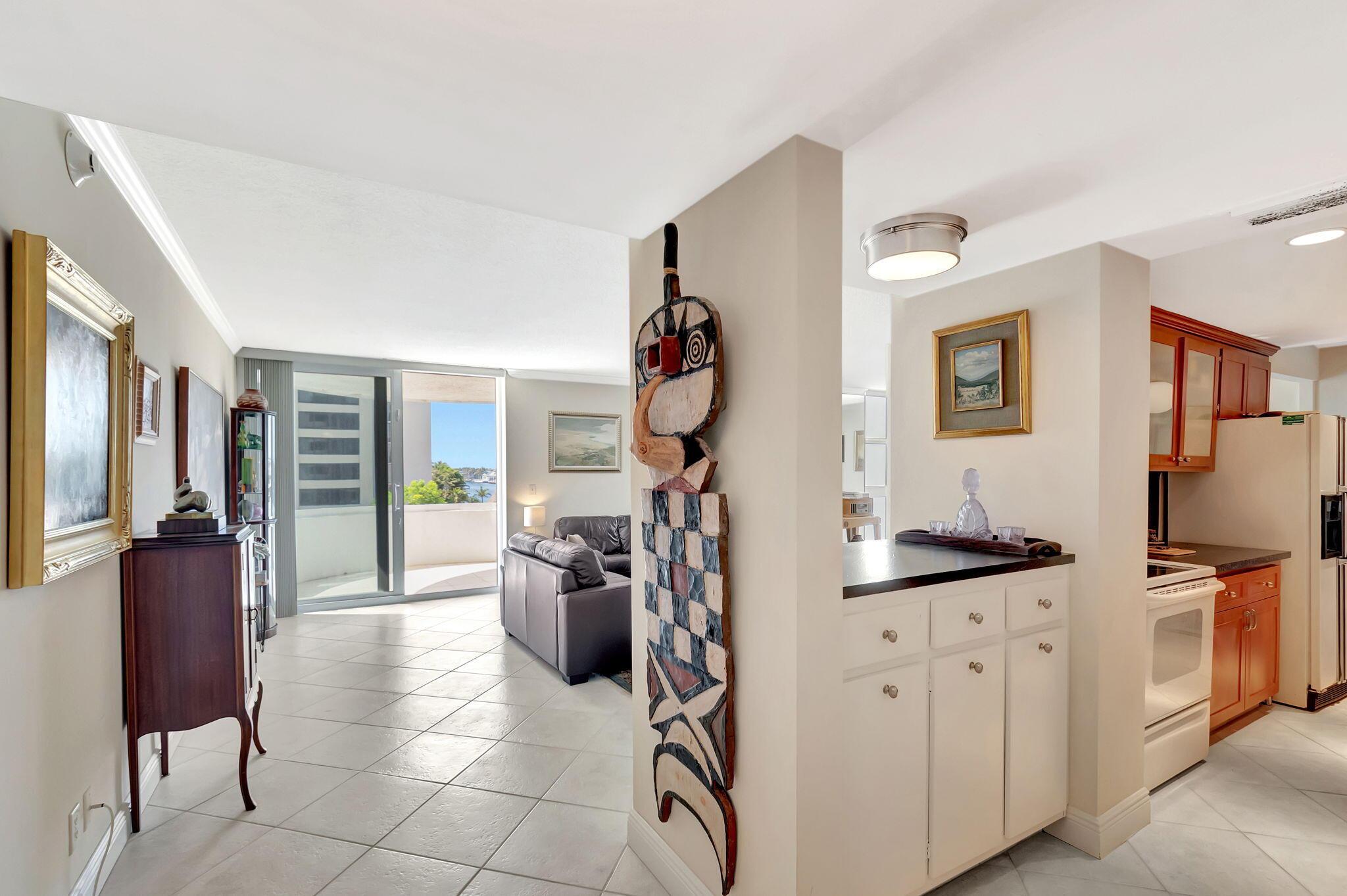 Image 3: Front Entry Foyer - Copy - Copy