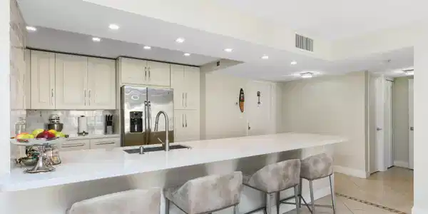 Image 3: 1147 kitchen 3