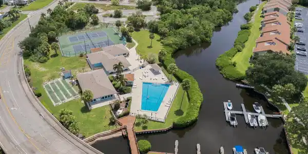 Image 3: 28-web-or-mls-1501-ne-13th-terrace-h12