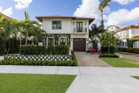 218 Everglade Avenue