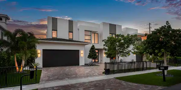 499 NE 4th Street