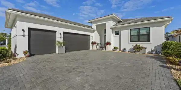 2044 SE Mosaic Boulevard