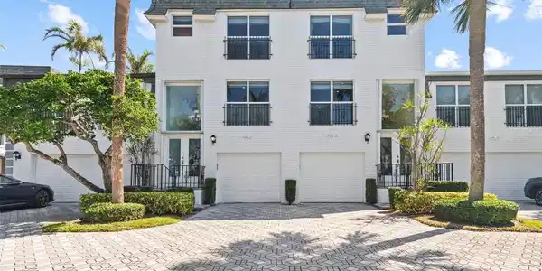 1194 Hillsboro Mile