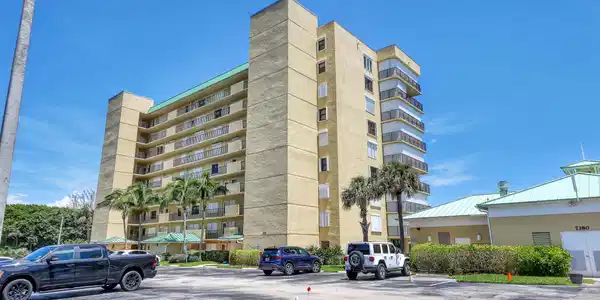 7370 S Ocean Drive