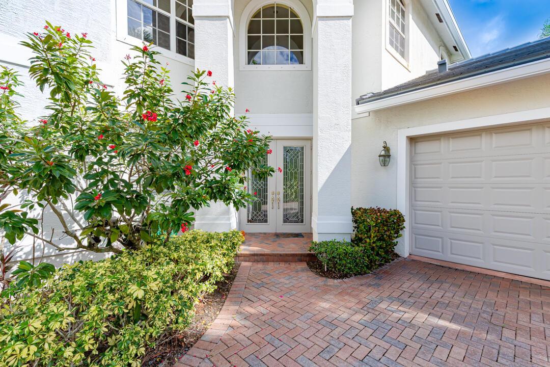 Image 3: 4989 SW Saint Creek Drive-12