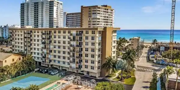 1009 N Ocean Boulevard