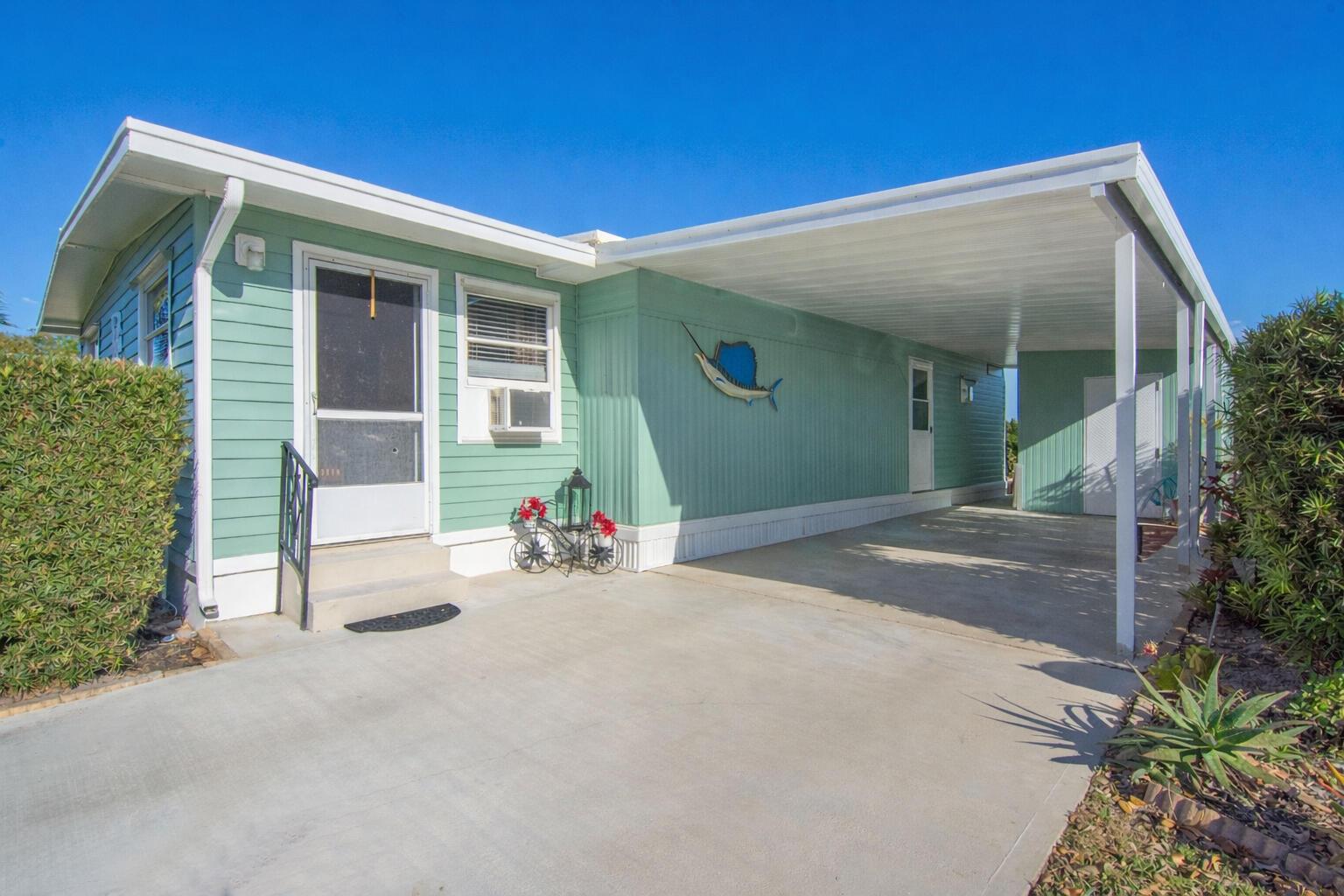 Image 4: Carport-Entry