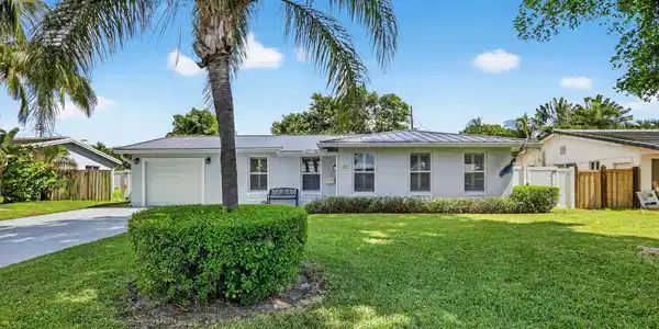 2651 NE 51st Court