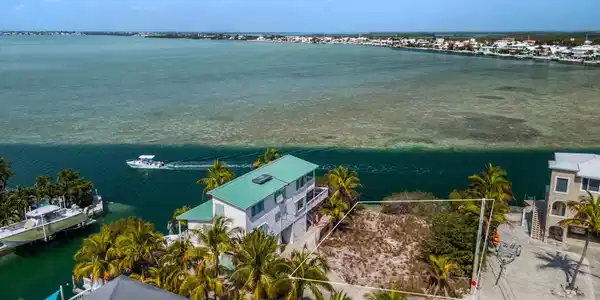 Image 2: Lagoon Drive_1oakstudiosdrone_03.outline