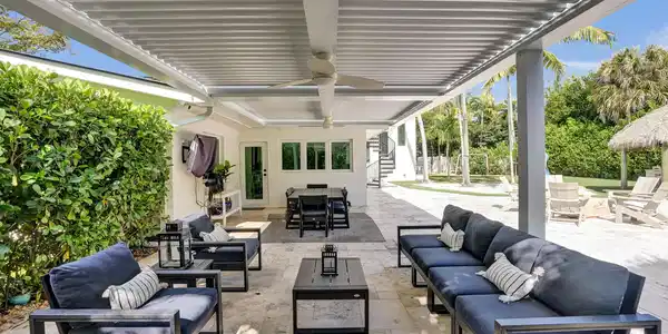 Image 4: PATIO