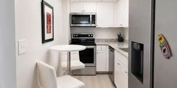 Image 4: 4_Kitchen_has_all_SS_appliances