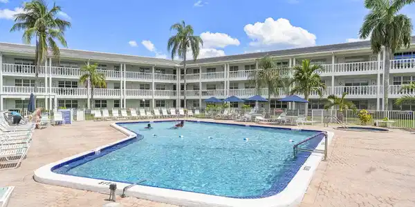 Image 3: 21-web-or-mls-DSC07731
