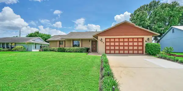 1598 SE Holiday Road