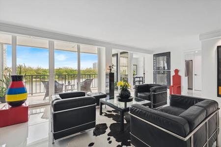 936 Intracoastal Dr