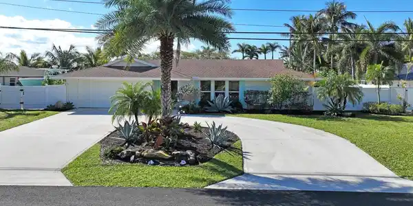 11 River Drive