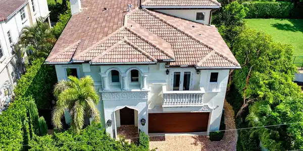 785 Lake Drive