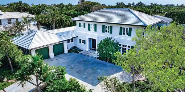250 Angler Avenue