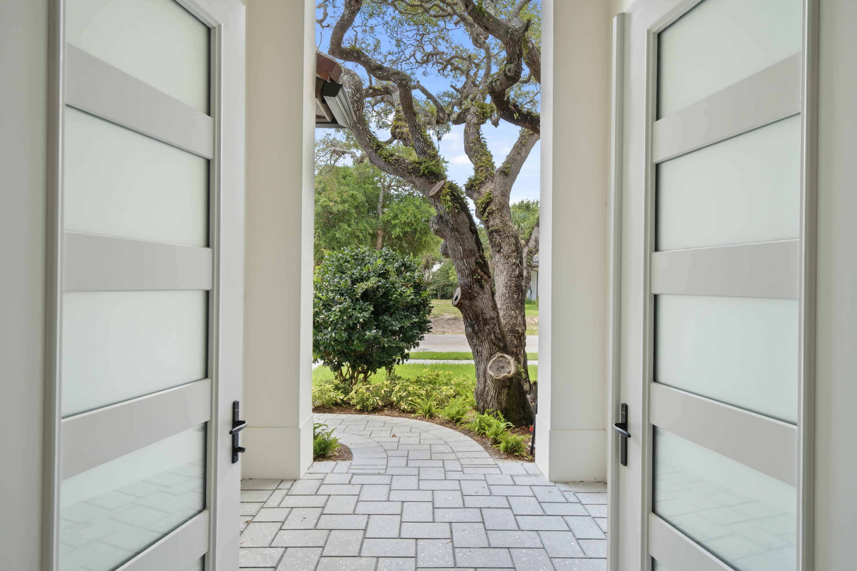 Image 2: Entry