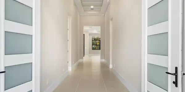 Image 4: Entry