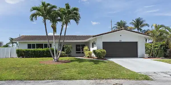 2910 NE 40th Court
