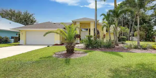 1163 SW Sundew Court