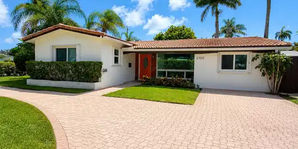 2100 N 14th Terrace