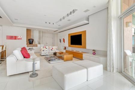 300 SE 5th Avenue