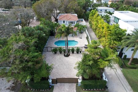 820 Palm Trail