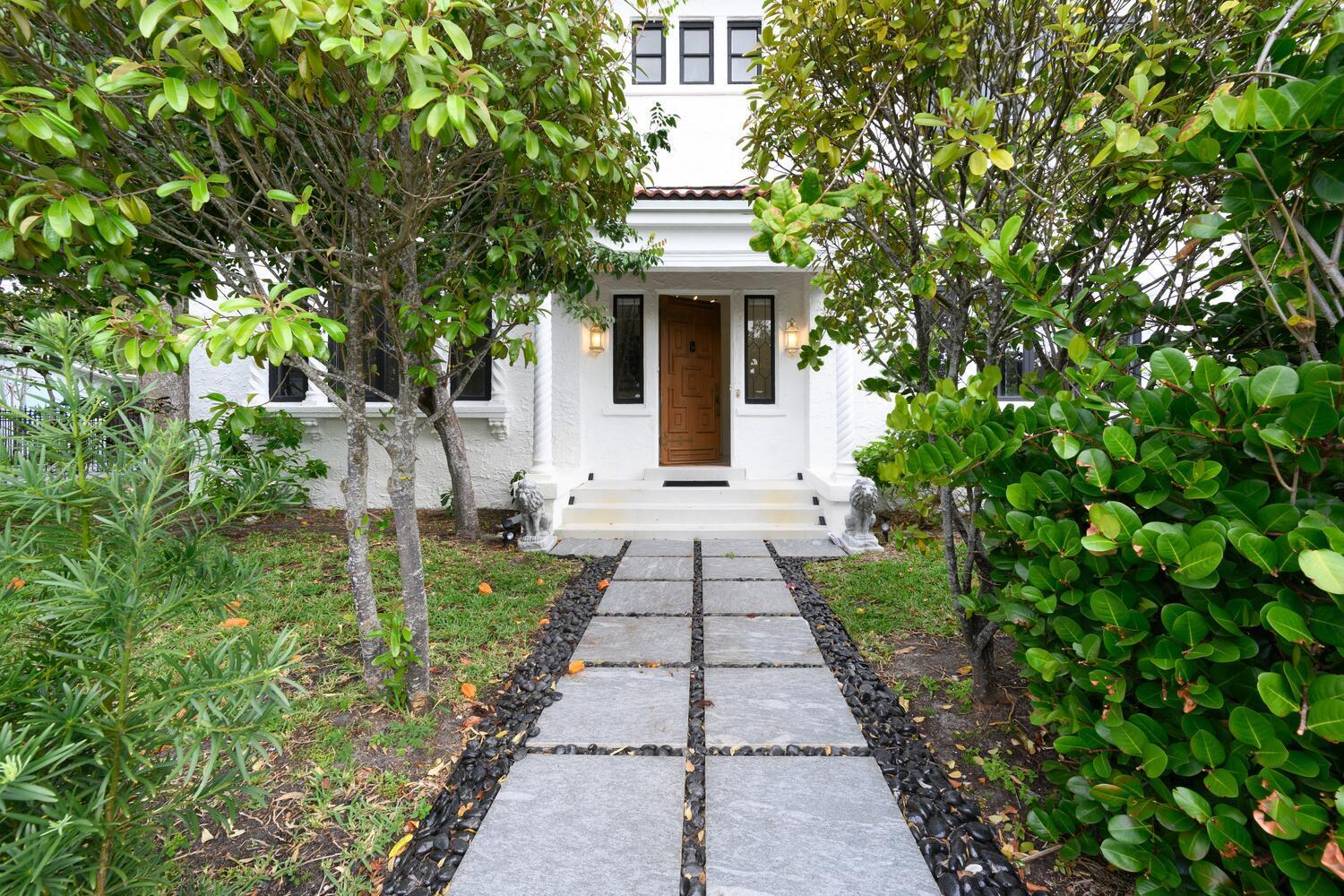 Image 3: Front