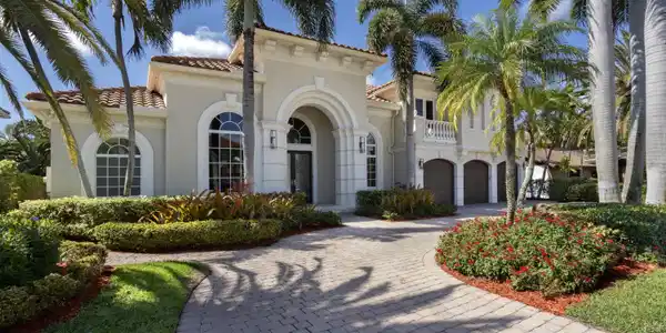 920 Hyacinth Drive
