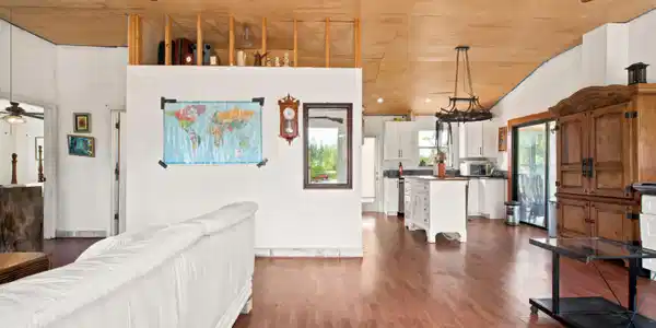 Image 4: Main Floor - 1st Floor living space