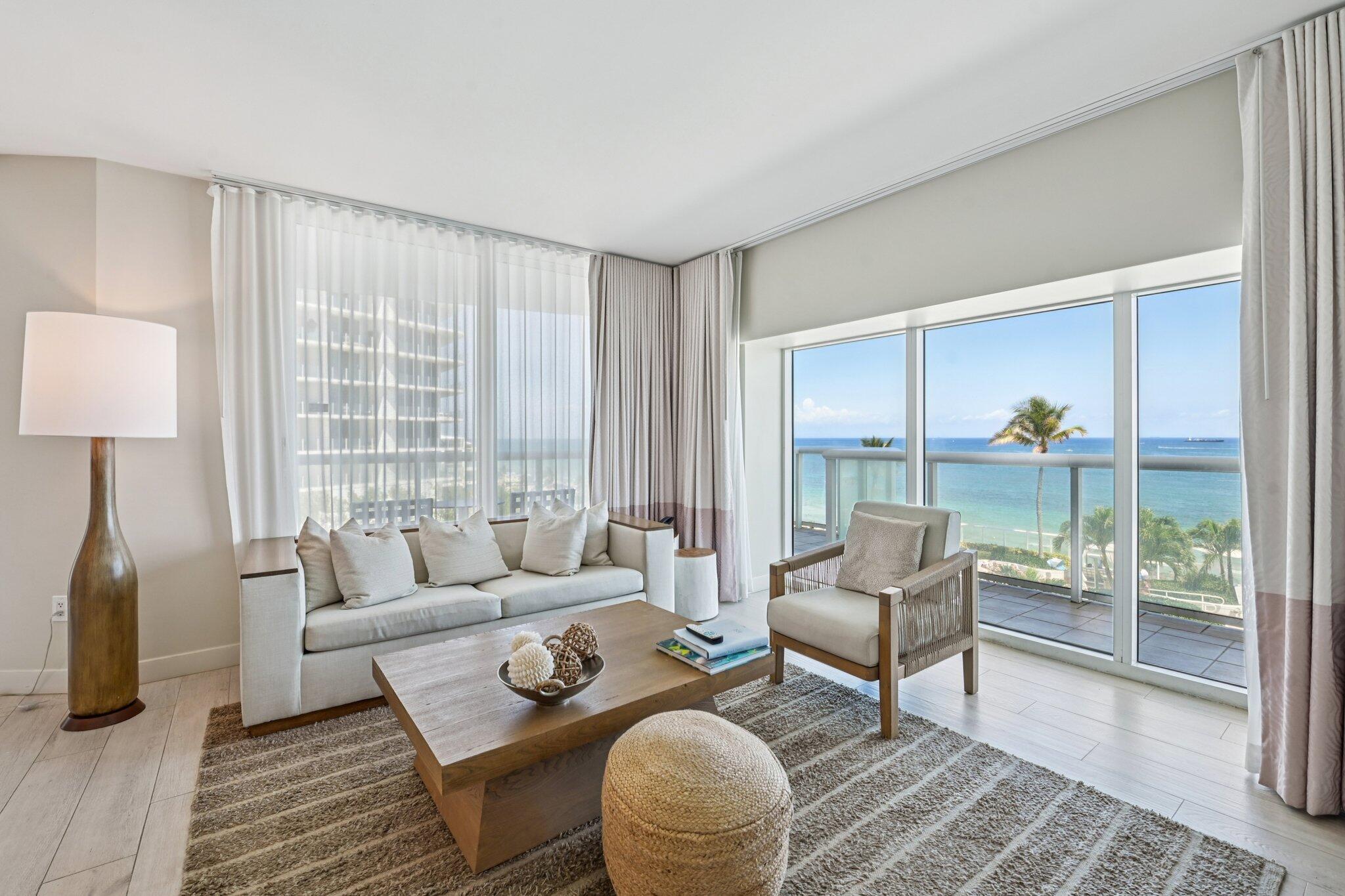 Image 3: Northeast Corner Unit Living area view
