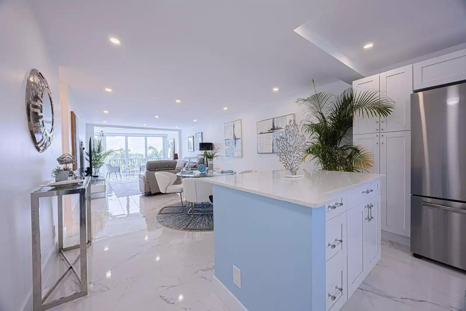 Image 1: 3224 S Ocean #612B (Living Rm1)