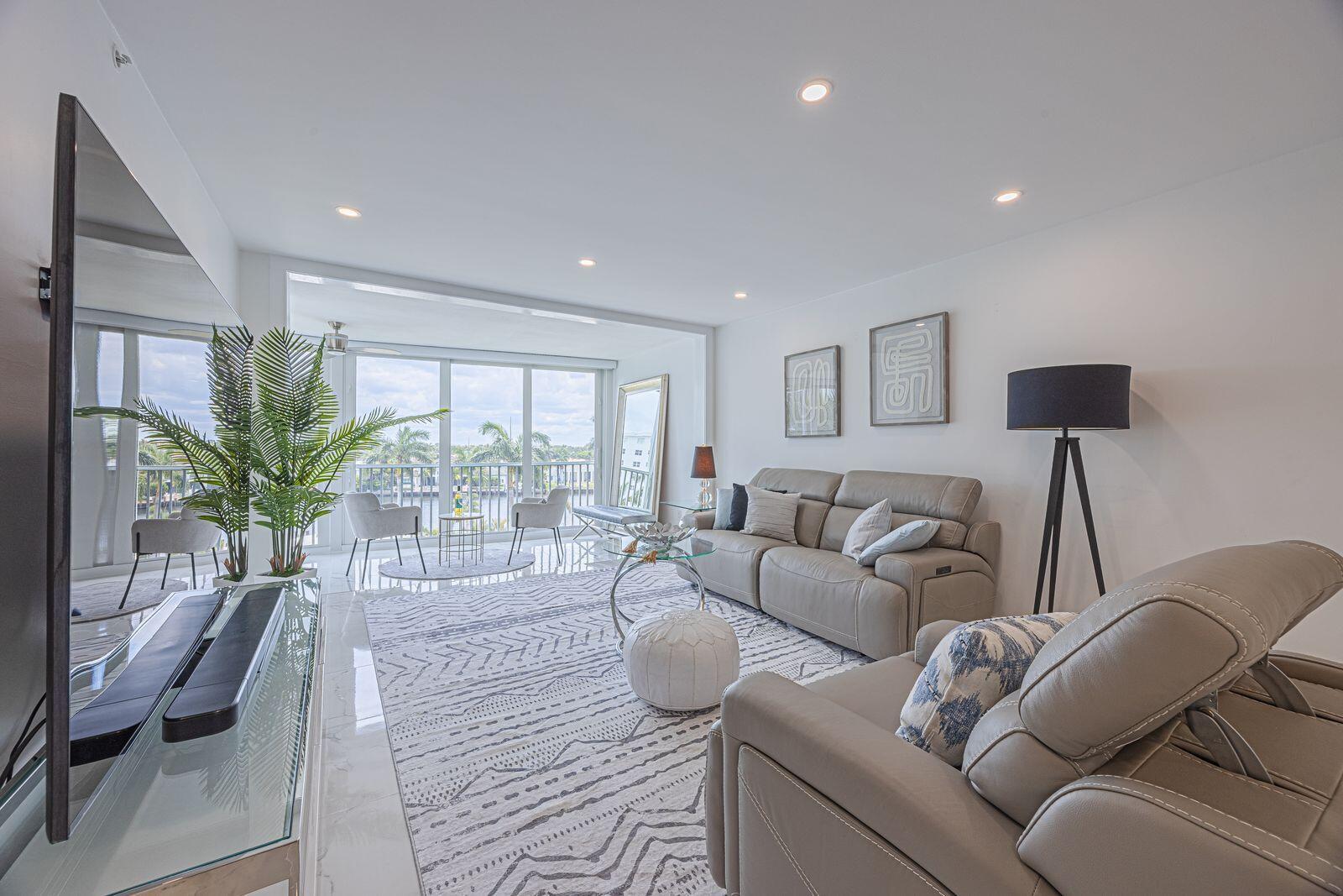 Image 4: 3224 S Ocean #612B (Living Rm3)