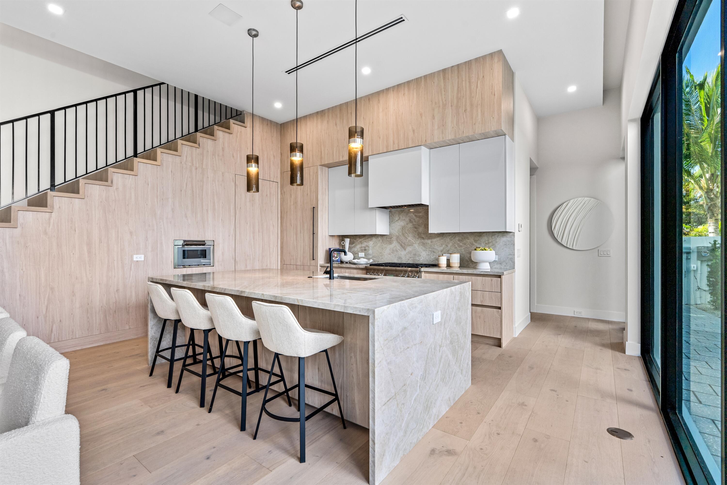 Image 3: KITCHEN_ANGLE_LEFT