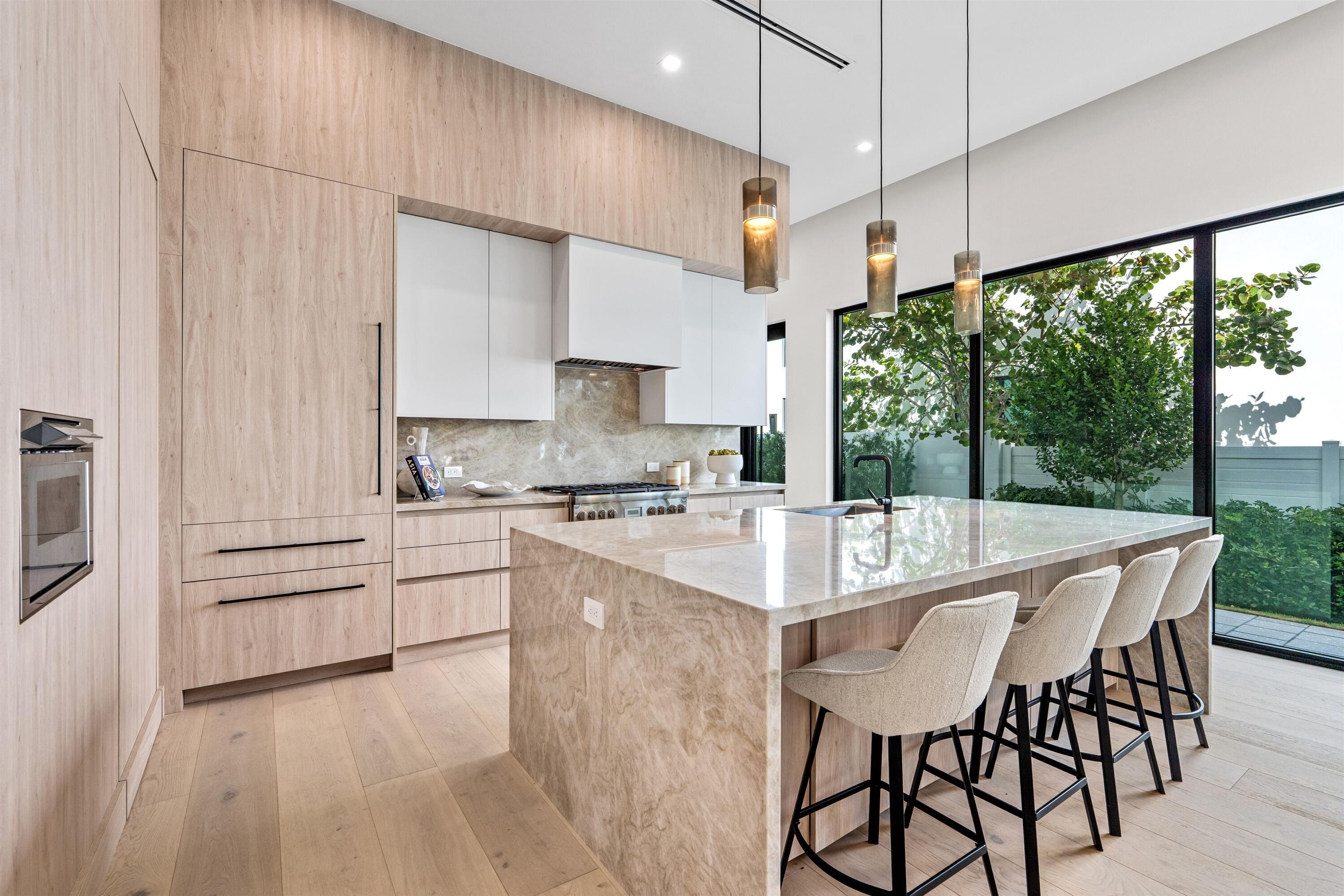 Image 4: KITCHEN_ANGLE_RIGHT
