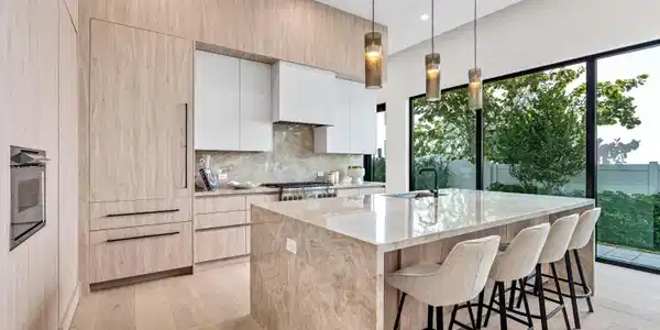 Image 4: KITCHEN_ANGLE_RIGHT