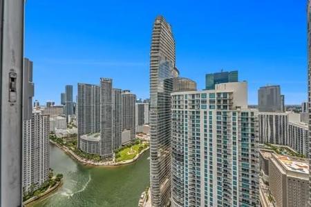 325 S Biscayne Blvd