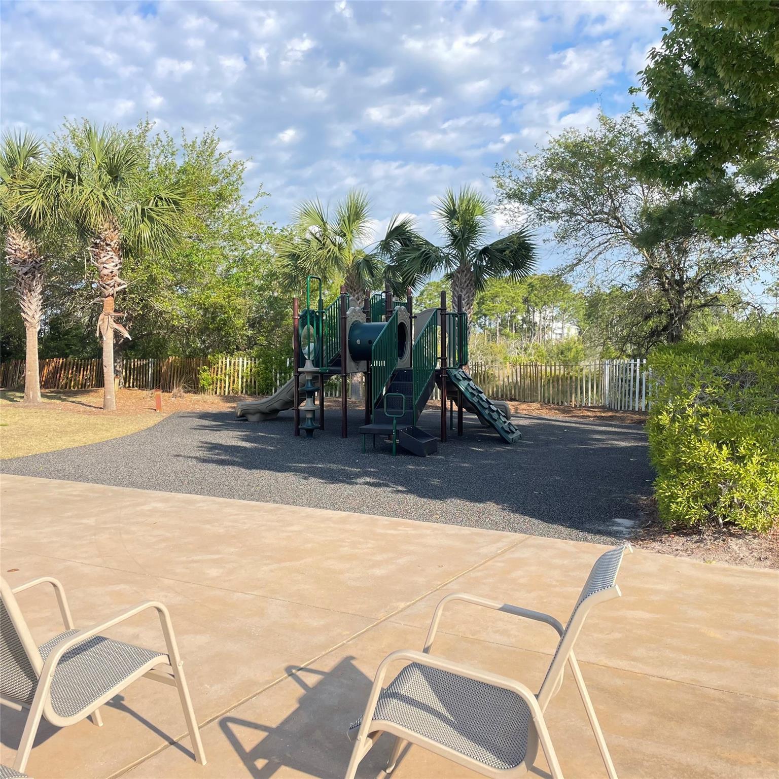 Image 3: Living Room
