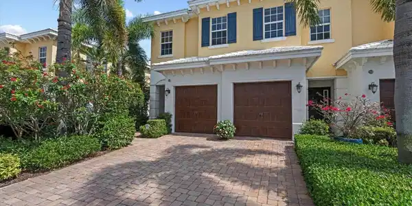 218 Mariner Court