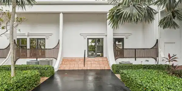 3589 S Ocean Boulevard