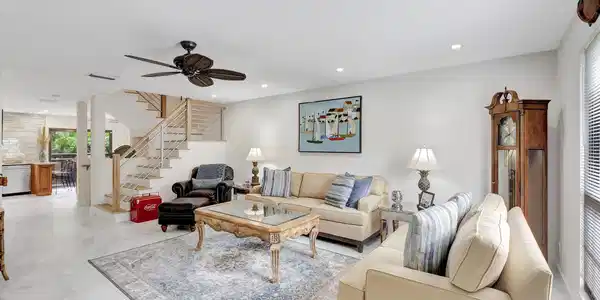 Image 2: Living Area