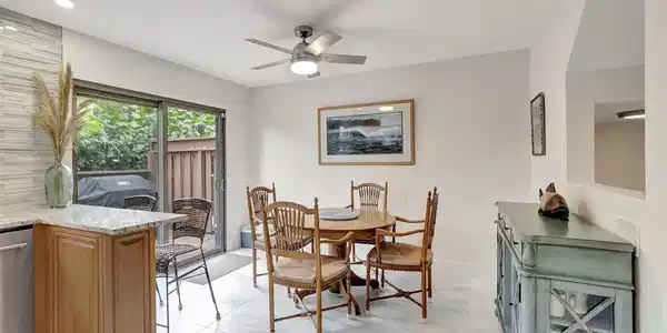 Image 4: Dining Area