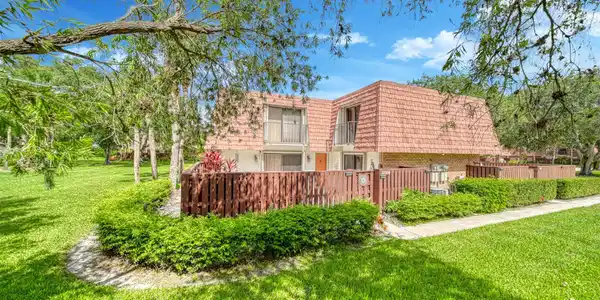 3104 SW Sunset Trace Cir