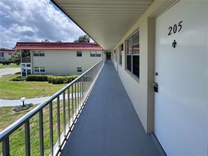 12 Vista Palm Lane