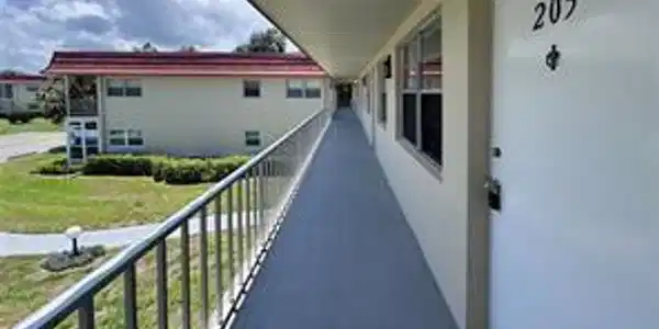 12 Vista Palm Lane