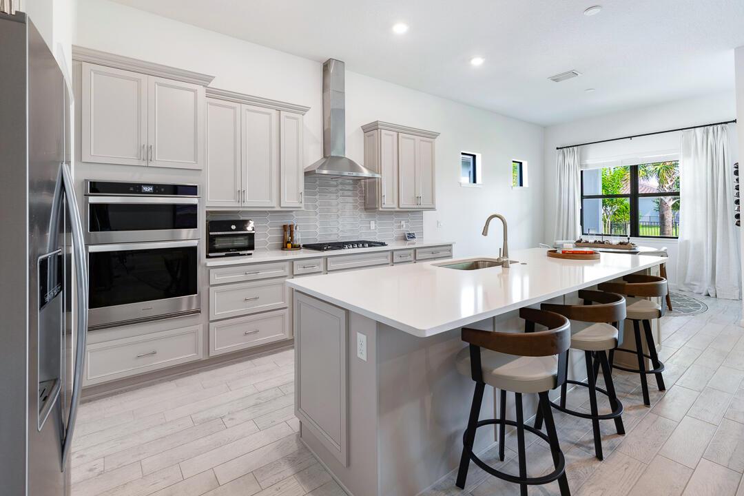 Image 1: Gourmet Kitchen